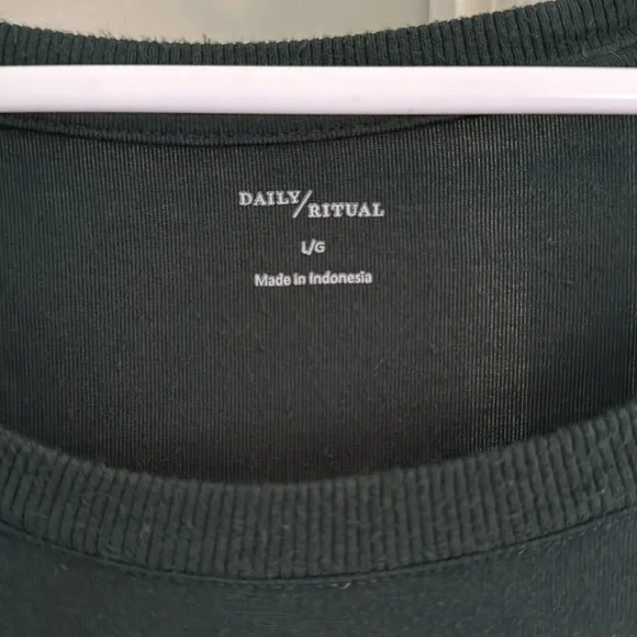 Daily Ritual Tee - Picture 4 of 9